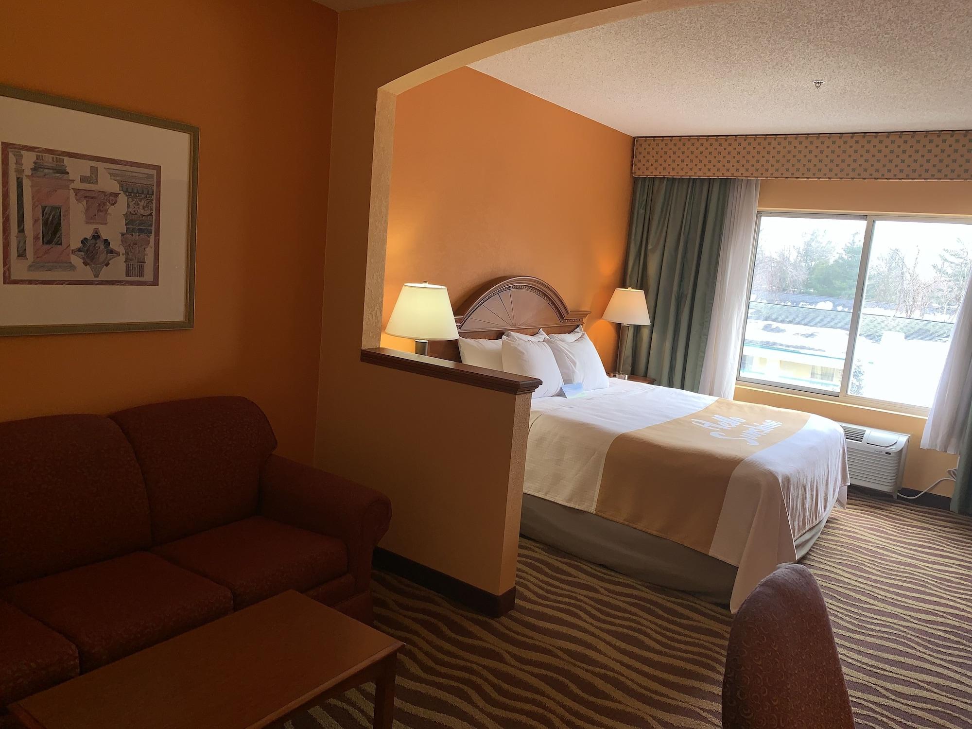 Days Inn & Suites By Wyndham Albany Dış mekan fotoğraf