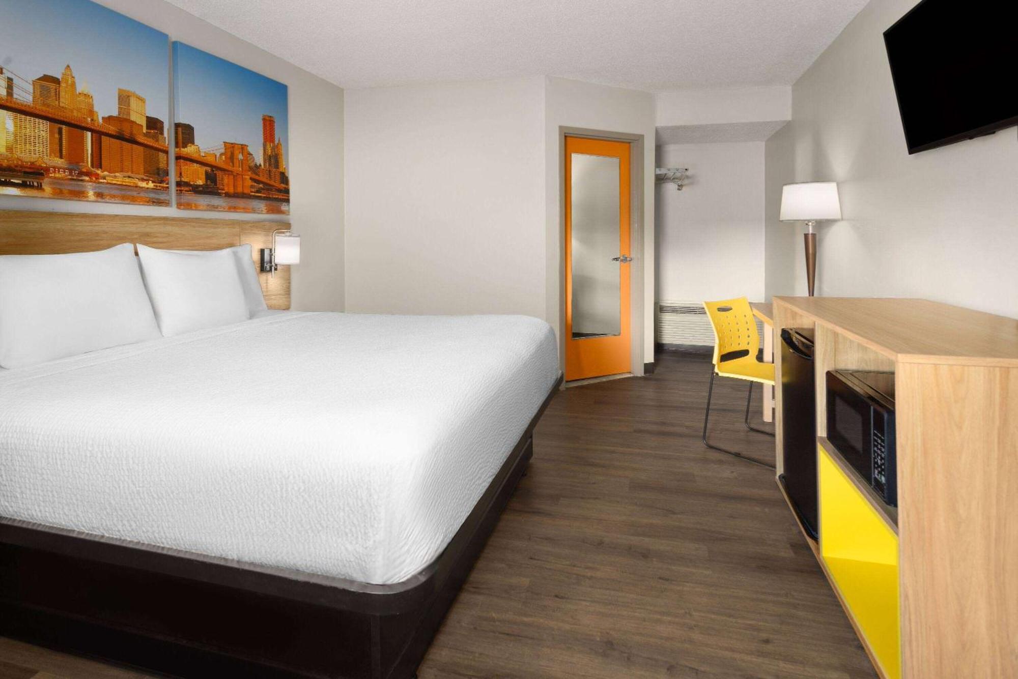 Days Inn & Suites By Wyndham Albany Dış mekan fotoğraf