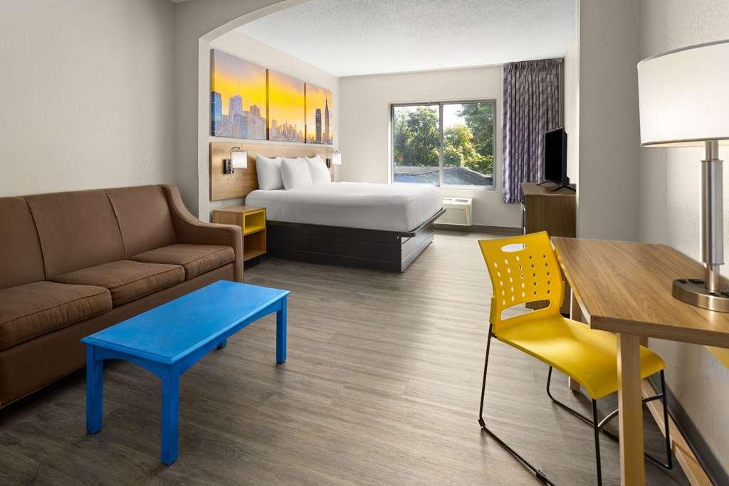 Days Inn & Suites By Wyndham Albany Oda fotoğraf
